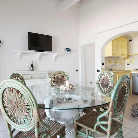 Apartament 70 Metri-spiaggia Privatalettini E Ombrelloni Free