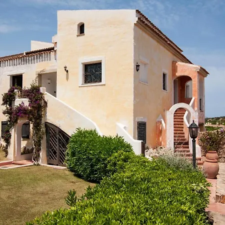 Appartamento 70 Metri-Spiaggia Privatalettini E Ombrelloni Free Porto Cervo